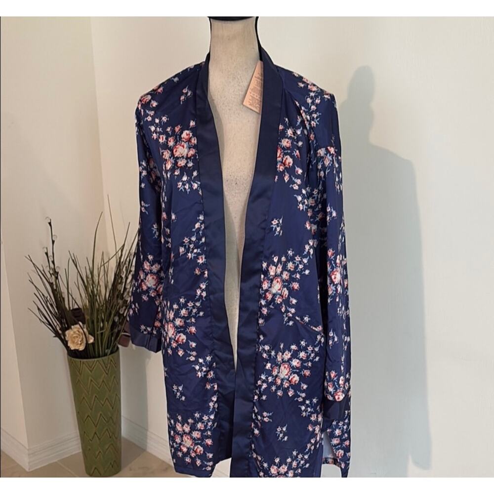 NWT $65 Women's Morgan Lane small Satin Robe